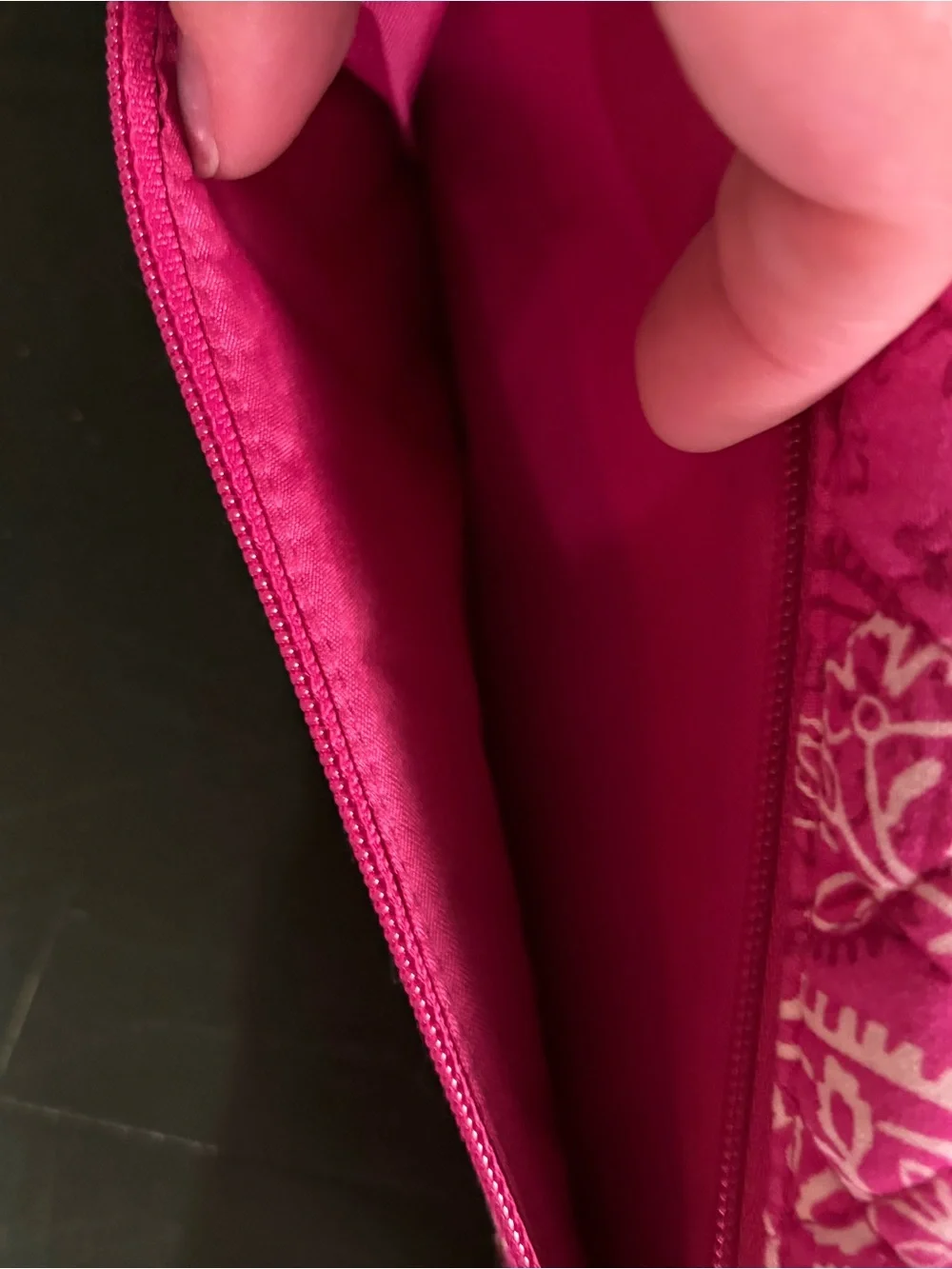 Vera Bradley Quilted Hot Pink Paisley wallet - Picture 3 of 5